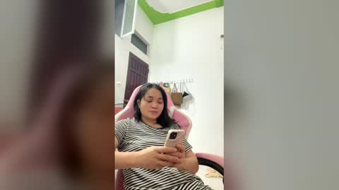 lisa_hanw online show from April 2026 11:21:02 PM