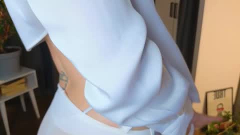 Elisabeth or Lisa online show from October 2025 08:30:02 PM