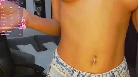 Lisa online show from November 2025 01:44:01 PM