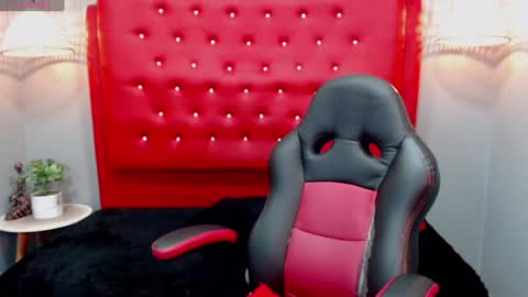 Snapshot of lisa_styleglam chatting on December 2024 03:33:02 AM Lisa online show from December 2024 03:33:02 AM