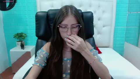 Snapshot of lisa_styleglam chatting on March 2025 04:24:02 PM Lisa online show from March 2025 04:24:02 PM