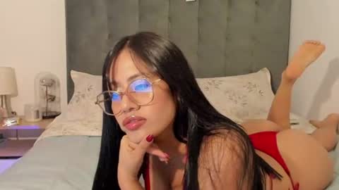Snapshot of lisa_t08 chatting on July 2026 01:11:01 AM Lisa Thompson online show from July 2026 01:11:01 AM