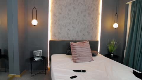 lisacroft online show from January 2025 06:56:01 AM