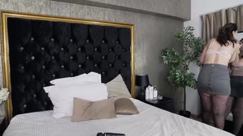 lisacroft online show from February 2025 06:54:01 AM