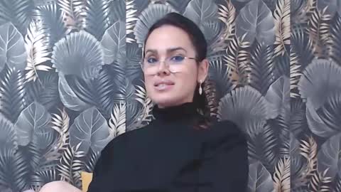 Lisa Grand online show from November 2025 05:37:02 PM