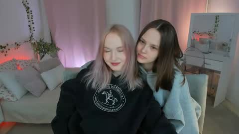 Lisa blonde  Alisa brunette online show from April 2026 06:45:01 PM