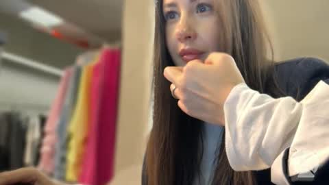 lisandriaa online show from March 2026 10:37:02 AM