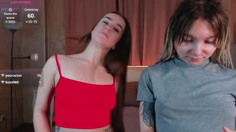 Hello our names are Kate and Alice this is our first day here. online show from January 2025 06:14:01 AM