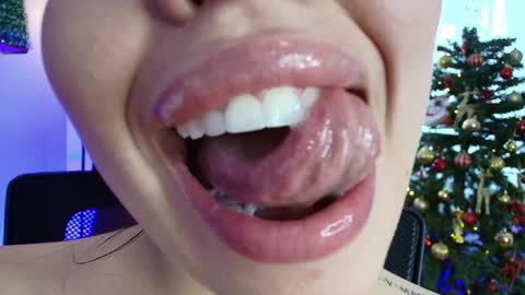 Lisbet online show from December 2024 06:55:01 PM