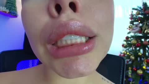 Lisbet online show from December 2024 07:25:02 PM