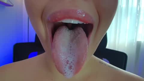 Lisbet online show from February 2025 02:05:01 PM