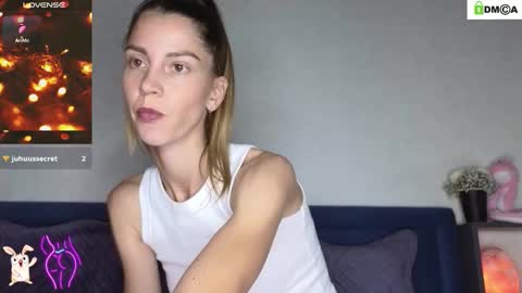 Kris Maks online show from September 2025 03:44:01 PM