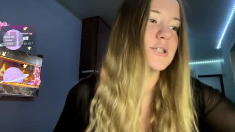 Snapshot of lisi_kiss_ chatting on June 2026 06:41:01 PM Aurora online show from June 2026 06:41:01 PM