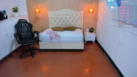 L I S S A  online show from February 2025 02:46:01 PM