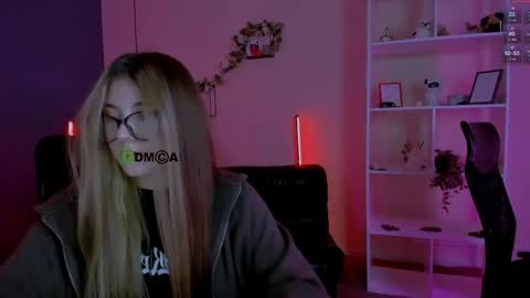 lissa_night online show from May 2026 07:52:01 PM