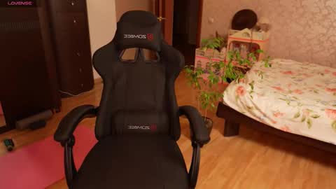 Lissa online show from October 2025 02:25:02 PM