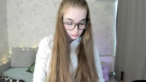 Lissa online show from November 2025 06:03:02 AM