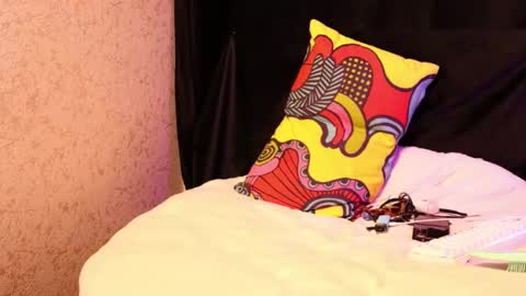 Lissa Ross online show from February 2025 05:09:02 PM