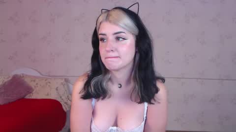 Alice Dont forget to thumbs up its very important  online show from November 2025 08:37:01 AM