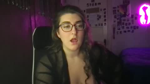 litlebabygoddess online show from November 2025 07:19:02 AM