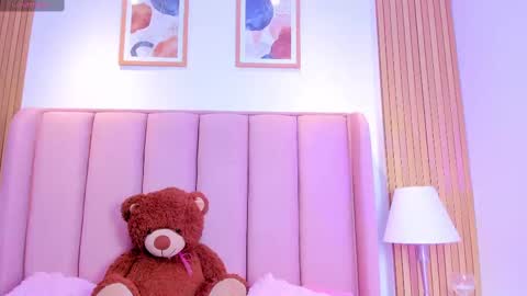 Snapshot of litlle_chanel chatting on September 2025 11:44:01 AM Channel online show from September 2025 11:44:01 AM
