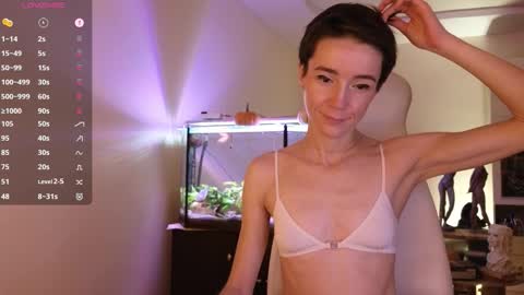 Snapshot of litllle_alis_a chatting on November 2025 09:17:02 PM Alisa online show from November 2025 09:17:02 PM