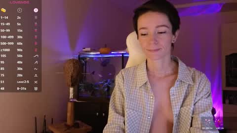 Snapshot of litllle_alis_a chatting on November 2025 08:52:01 PM Alisa online show from November 2025 08:52:01 PM