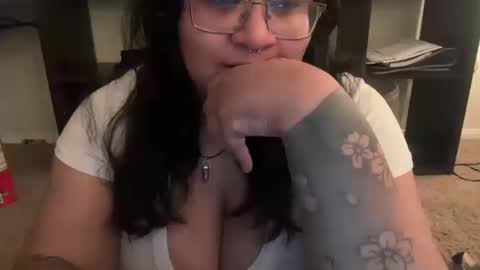 Snapshot of littldeath chatting on October 2025 07:29:01 AM littldeath online show from October 2025 07:29:01 AM