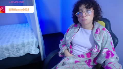Snapshot of little__amy_ chatting on January 2025 09:45:02 AM AMY online show from January 2025 09:45:02 AM