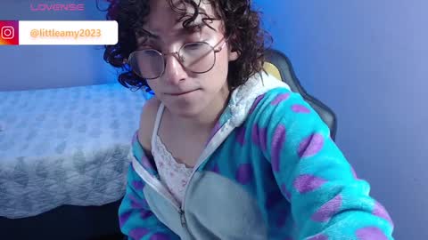 Snapshot of little__amy_ chatting on January 2025 09:11:02 PM AMY online show from January 2025 09:11:02 PM