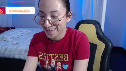 Snapshot of little__amy_ chatting on February 2025 02:33:01 AM AMY online show from February 2025 02:33:01 AM