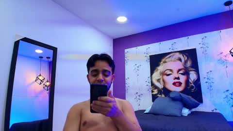 Snapshot of little_alann chatting on January 2025 10:38:01 PM Alan online show from January 2025 10:38:01 PM