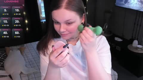Snapshot of little_bambii_ chatting on December 2024 10:28:02 AM Eva online show from December 2024 10:28:02 AM
