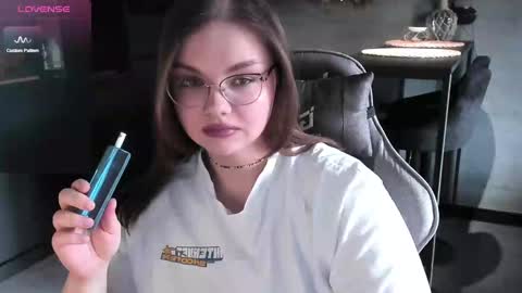 Snapshot of little_bambii_ chatting on January 2025 10:51:02 AM Eva online show from January 2025 10:51:02 AM