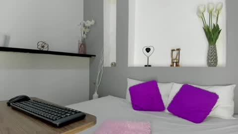 little_carolain online show from December 2024 03:09:01 AM