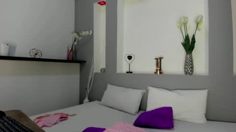 little_carolain online show from December 2024 07:11:02 PM