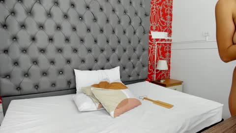 little_carolain online show from December 2024 06:39:02 PM