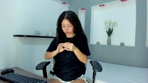 little_carolain online show from January 2025 07:38:02 PM