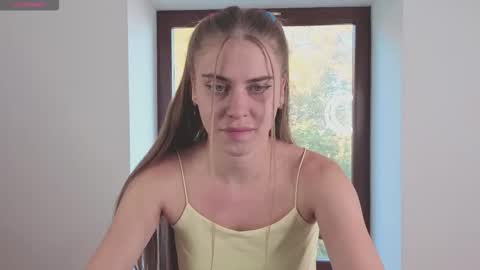 Snapshot of little_cu1tie chatting on October 2025 06:47:01 AM Margo online show from October 2025 06:47:01 AM