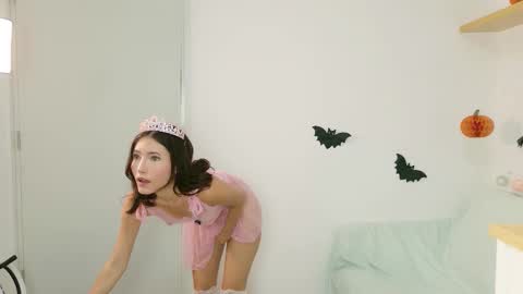 Snapshot of little_effy18_ chatting on October 2025 11:27:02 PM Little Effy online show from October 2025 11:27:02 PM