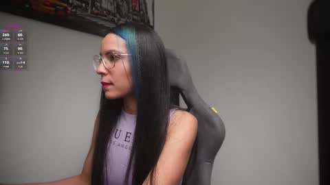 Help me reach 100 likes online show from February 2026 07:10:02 PM