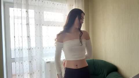 Snapshot of little_ieity chatting on October 2025 04:35:02 AM Viiola online show from October 2025 04:35:02 AM