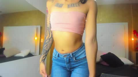 Snapshot of little_jenni chatting on January 2025 01:20:01 PM online show from January 2025 01:20:01 PM