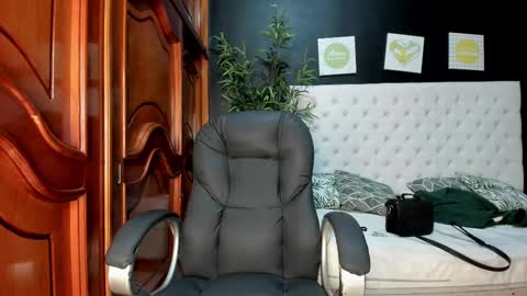 little_jheimy online show from February 2025 07:10:01 PM