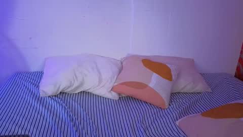 little_lilith_apple online show from October 2025 12:20:01 AM