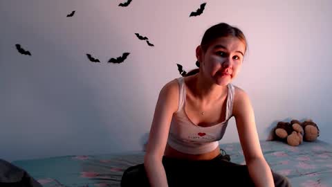 Alice.. online show from October 2025 10:10:01 PM