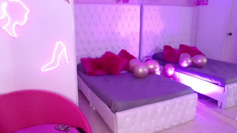 Snapshot of little_paulette chatting on July 2026 04:20:02 AM Paulette online show from July 2026 04:20:02 AM