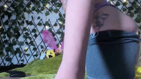 Mia online show from March 2026 11:15:01 AM