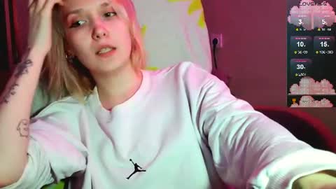 Snapshot of little_sugar_queen chatting on July 2026 11:55:01 PM Akin online show from July 2026 11:55:01 PM