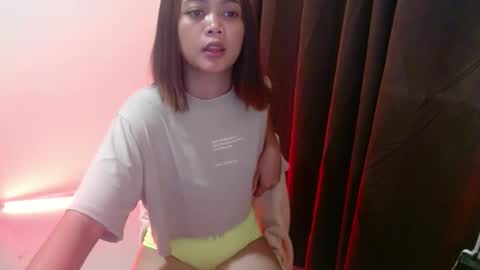 Snapshot of little_sunshine18 chatting on May 2026 05:43:01 PM shine online show from May 2026 05:43:01 PM